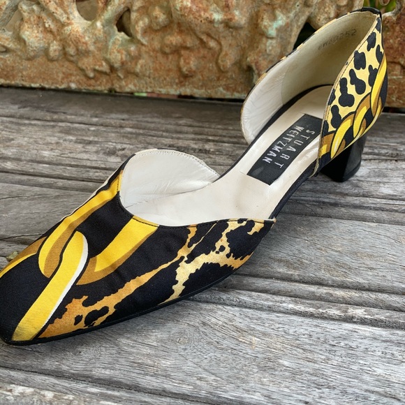 Stuart Weitzman Hold Link Shoes - Picture 2 of 10